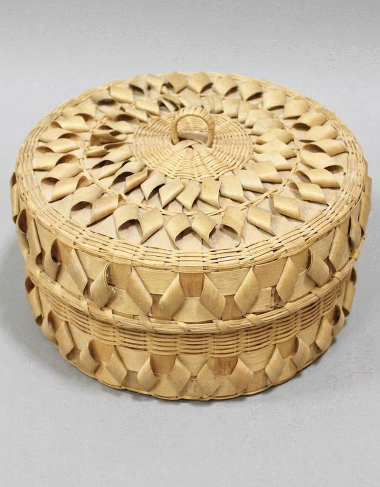 wasoqonatl basket Mi'kmaw basket weave – traditional black ash basket with distinctive twist pattern